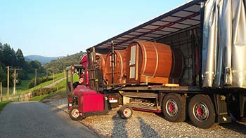 Historie: Die Fässer werden geliefert