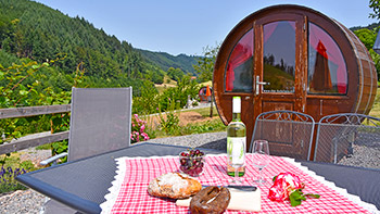 Abends gibt´s ein saisonales Vesper direkt ans Fass geliefert